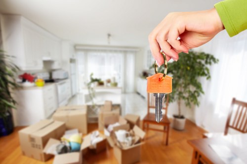 Truck hire service for flats and houses near Kennington