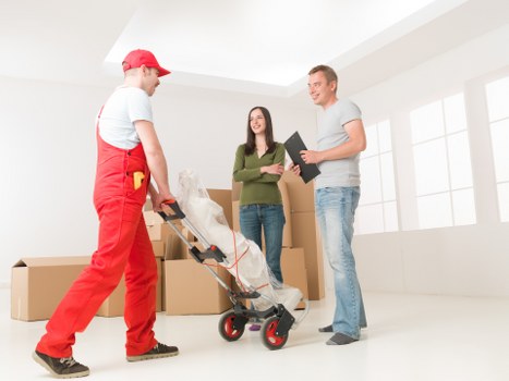 Packing and loading support for a move in Kennington