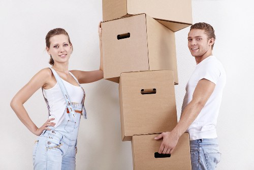 Careful handling of household items during a Kennington removal