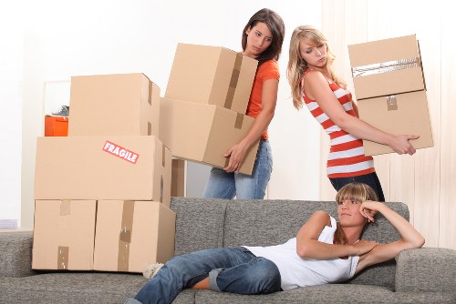 Local movers handling access challenges in a Kennington street